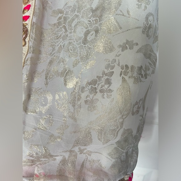 White georgette saree with pink blouse set - Picture 11 of 13